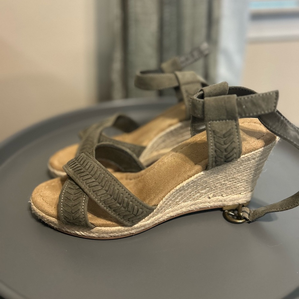 Women's Olive Wedge Sandals